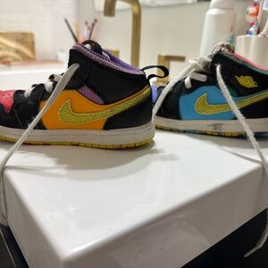 Jordan Kids Multicolor High-Top Sneakers with Red & Purple Toes